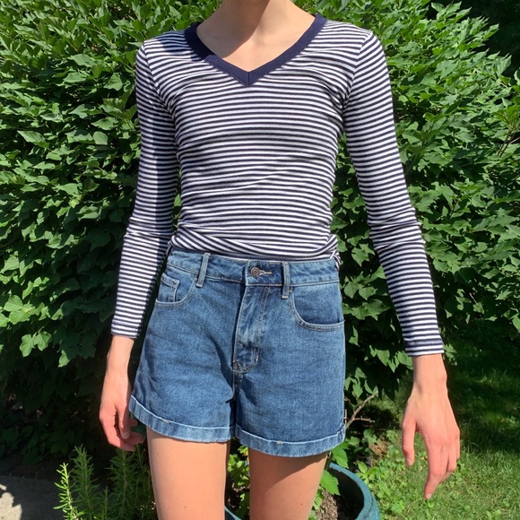 GAP long sleeve V neck top - Picture 2 of 3